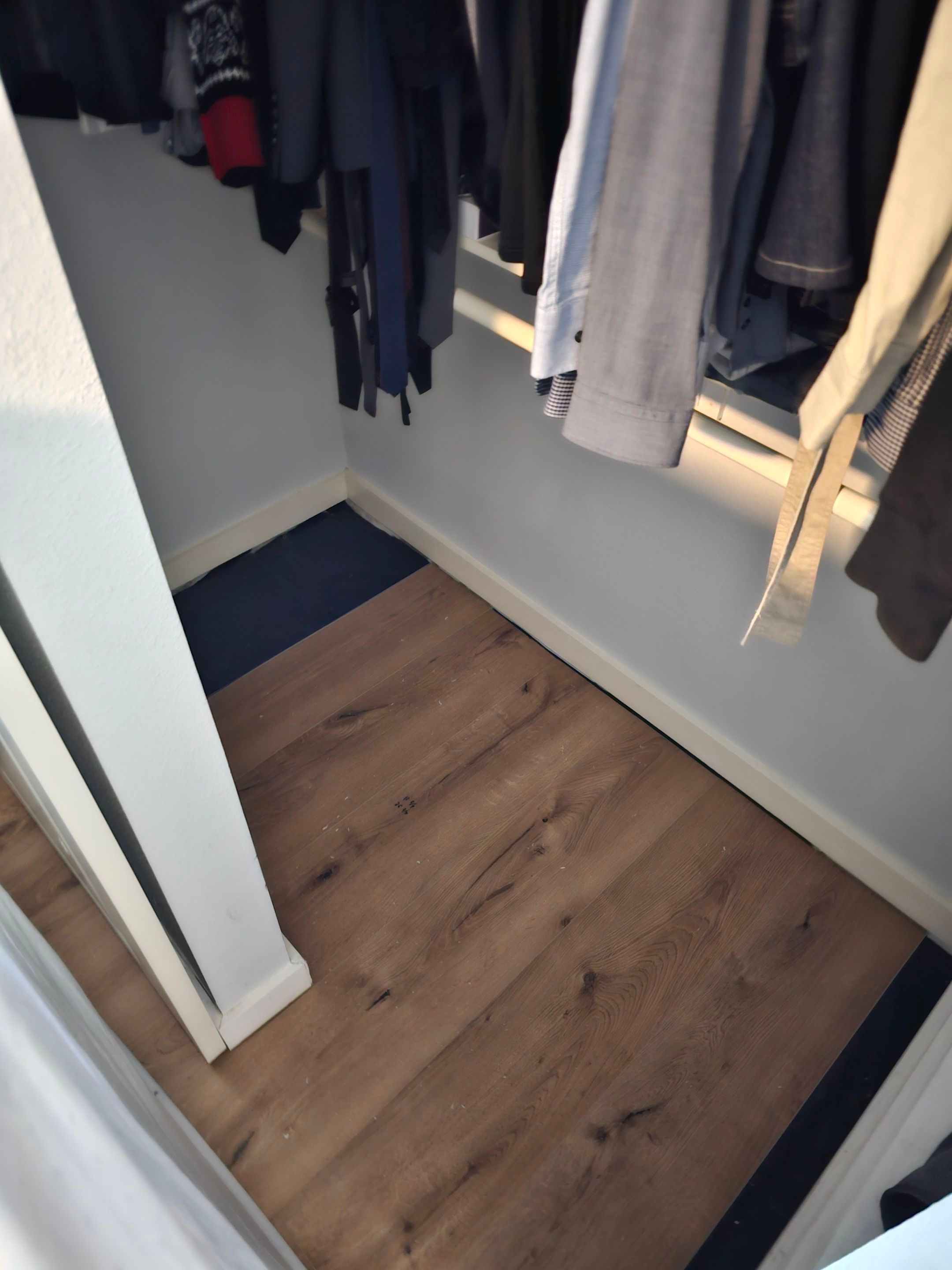 Laminate floor & fence by EL-GC LLC 