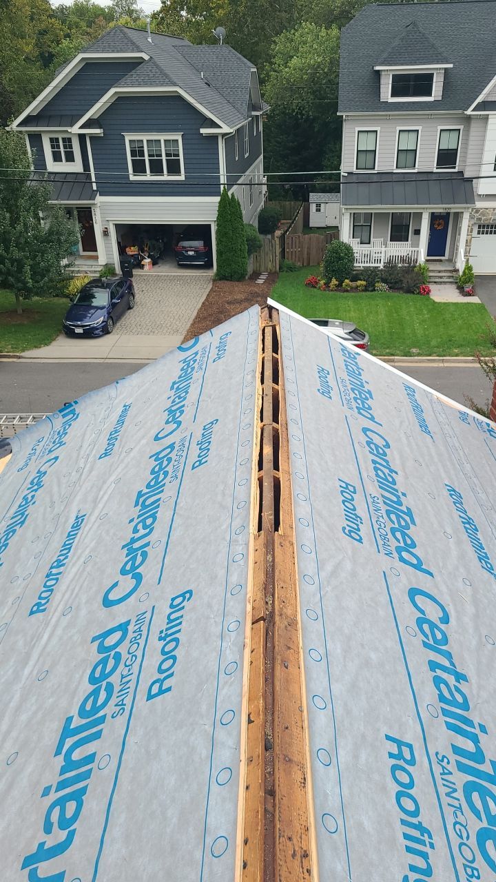 Arlington: CertainTeed Landmark Designer Shingles in Colonial Slate by RM Banning, Inc.