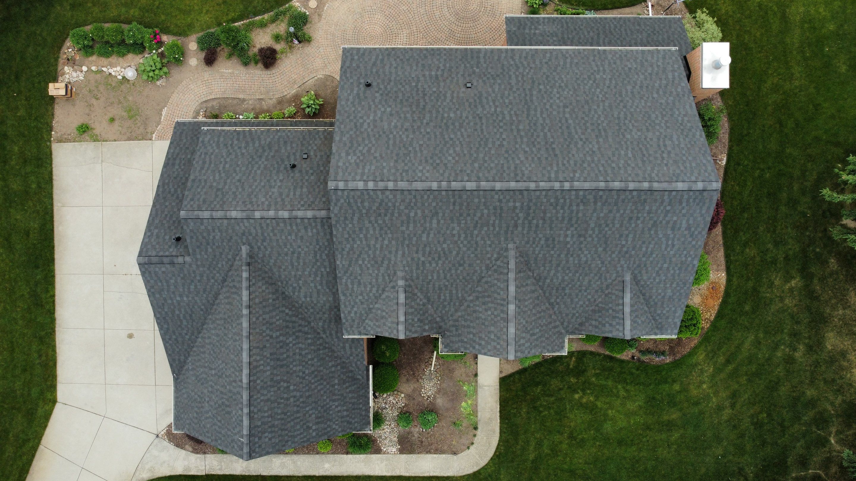 New Roof Installation - Private Residence  by Bloomfield Construction & Restoration