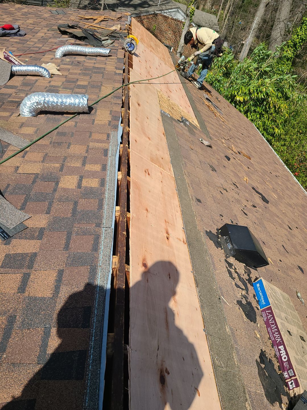 Fairfax: Residential Roof Replacement with CertainTeed Landmark Pro in Max Def Burnt Sienna by RM Banning, Inc.