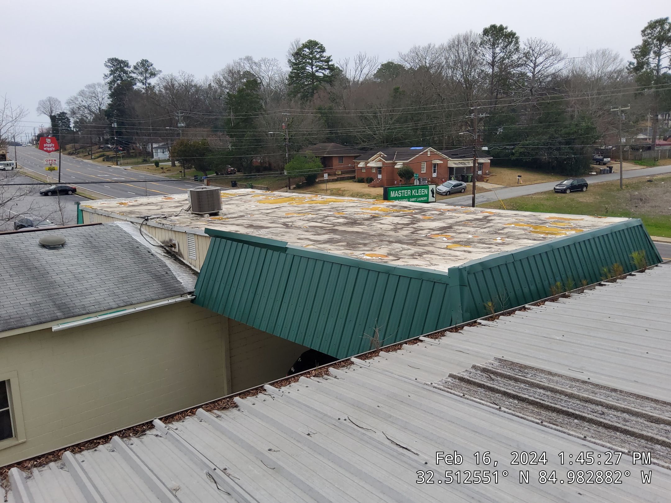 Master Clean Roof and Gutter Cleaning by iGreen Solutions
