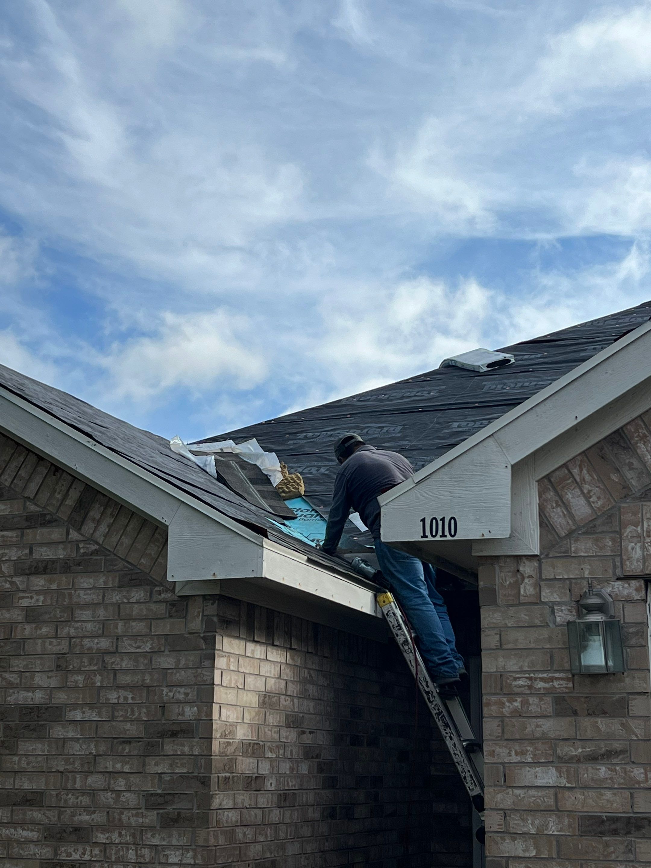 Project in Dallas by Armor Roofing | Exteriors