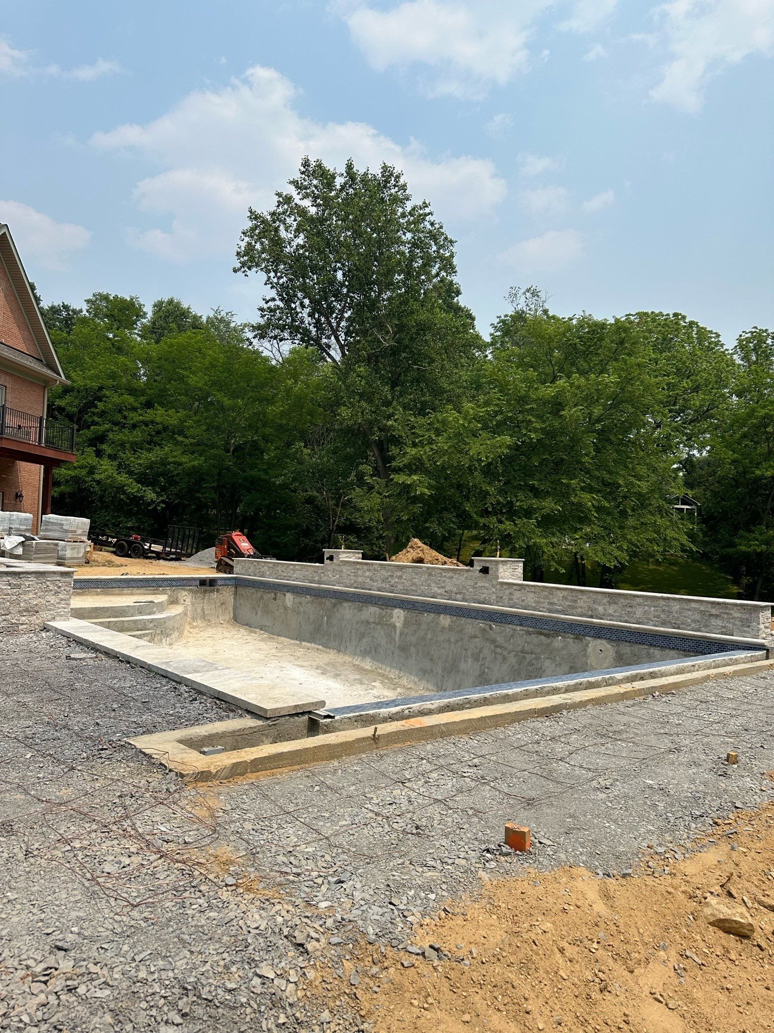 Gunite Pool w/ Spa and Water Features  by Elysium Pools