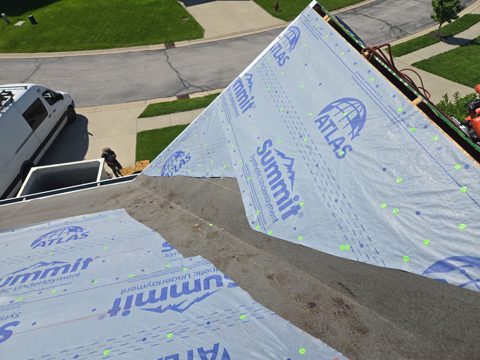 Rebecca N: Atlas Pinnacle, Color, Black Shadow, Drip Edge, Color, White by Eagle Eye Roofing