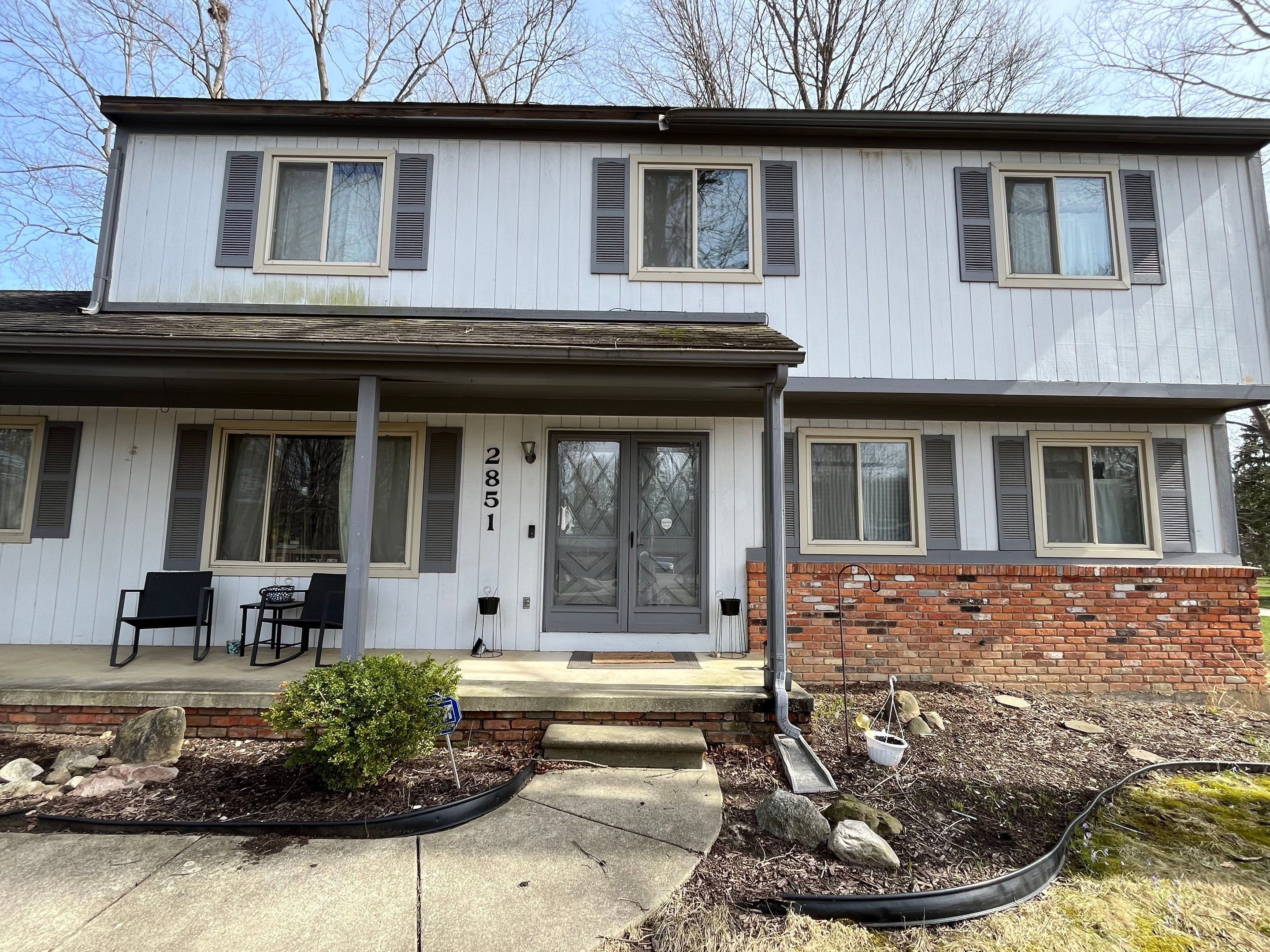 Siding Replacement using Alside Charter Oak D4.5" Deep Moss by 180 Contractors