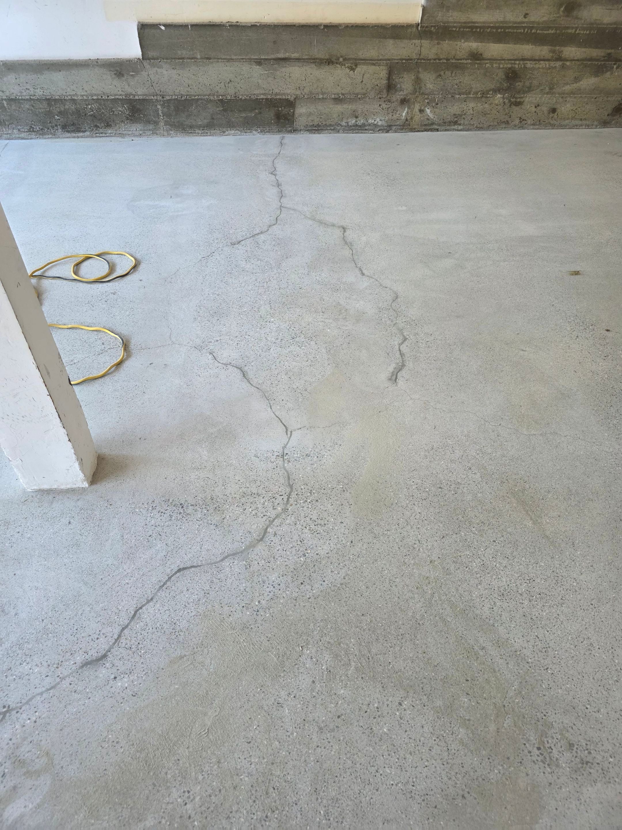 Polyurea Garage Floor Coating with Simiron Wombat Chip Finish by MGP Coatings
