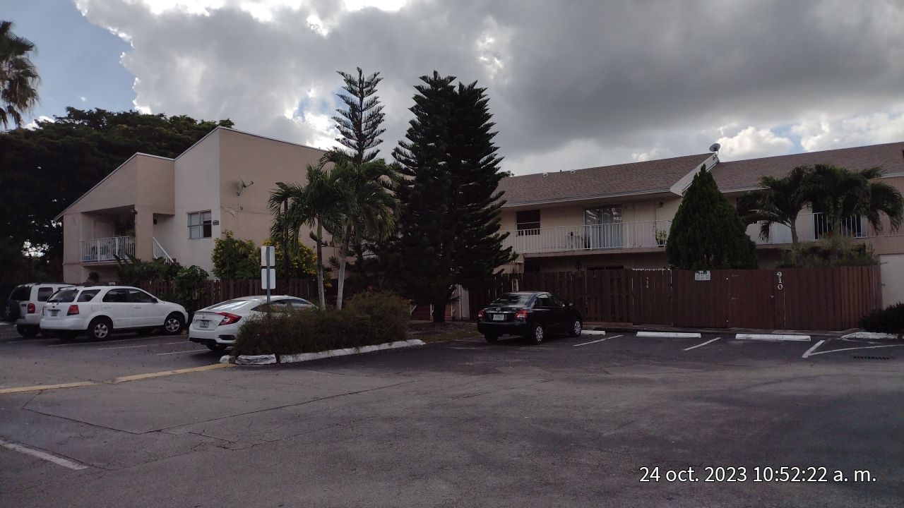 LAKE AND TENNIS VILLAS CONDO BLDG 8480 by Souffront Construction & Engineering