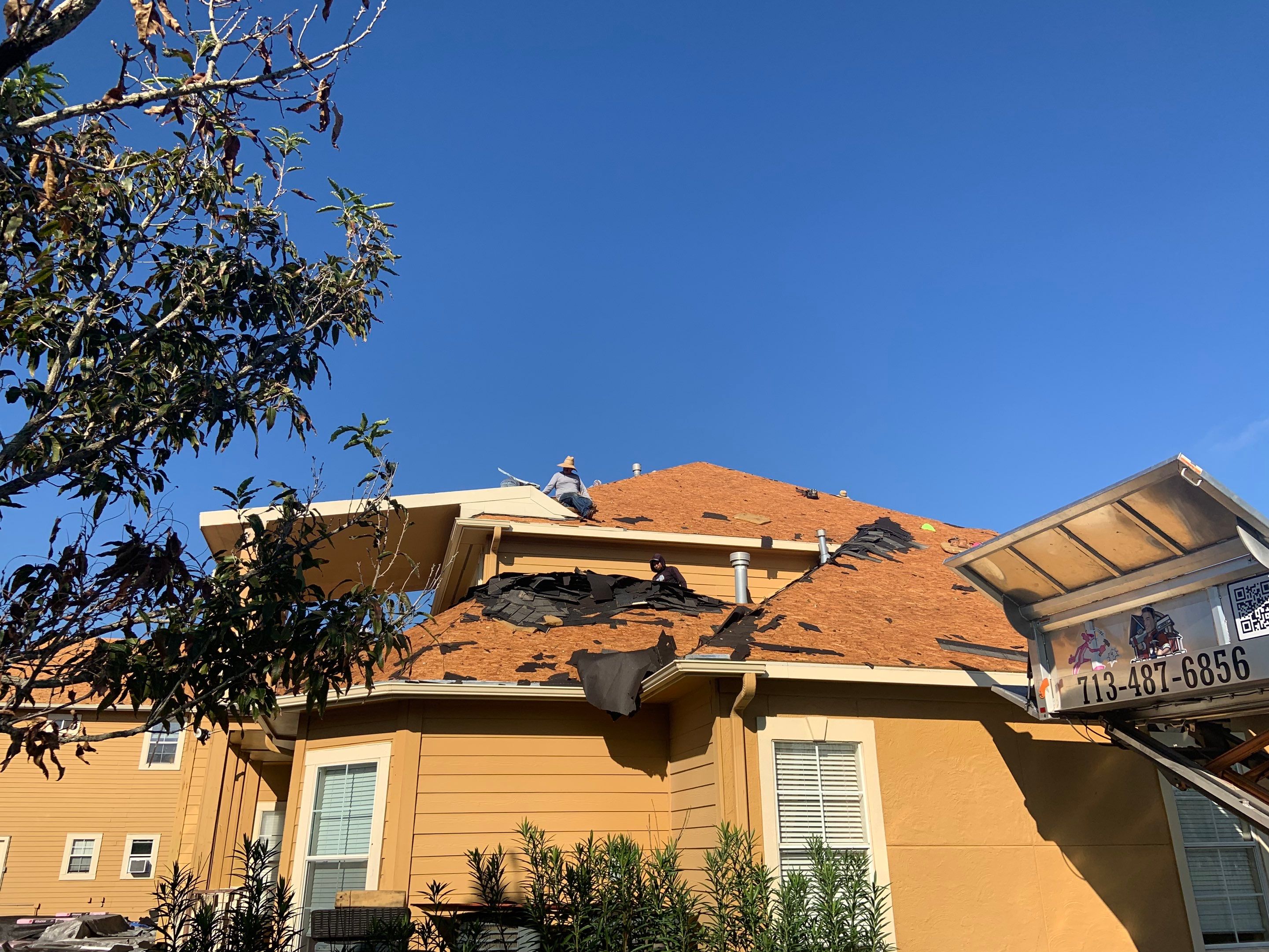 Residential Roofing Installation using Owen's Corning Duration (Lifetime) Shingles by Roof Repair Company
