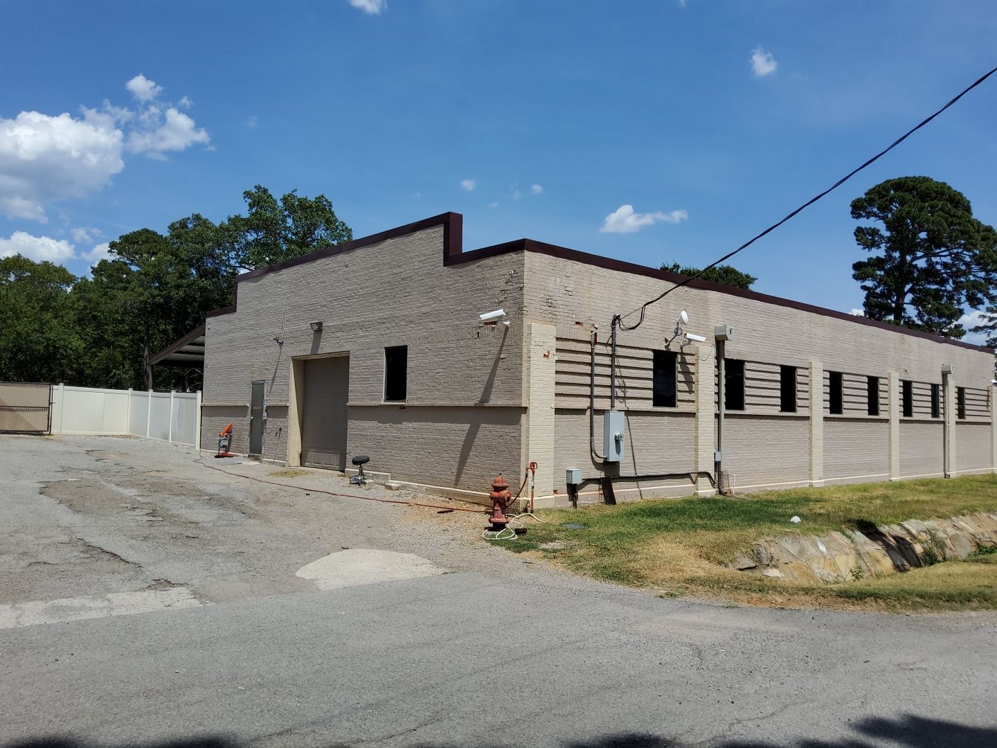 Choctaw Nation Healthcare Center - White Building by Hostetler Roofing