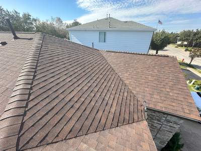 Warm-Toned Shingle Roofing in Pflugerville