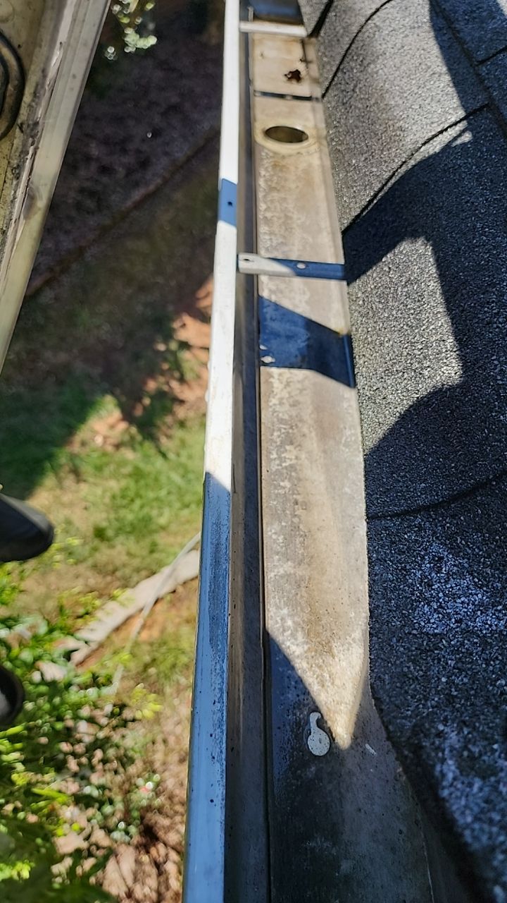 House Wash using cleaner by Power Wash Masters LLC