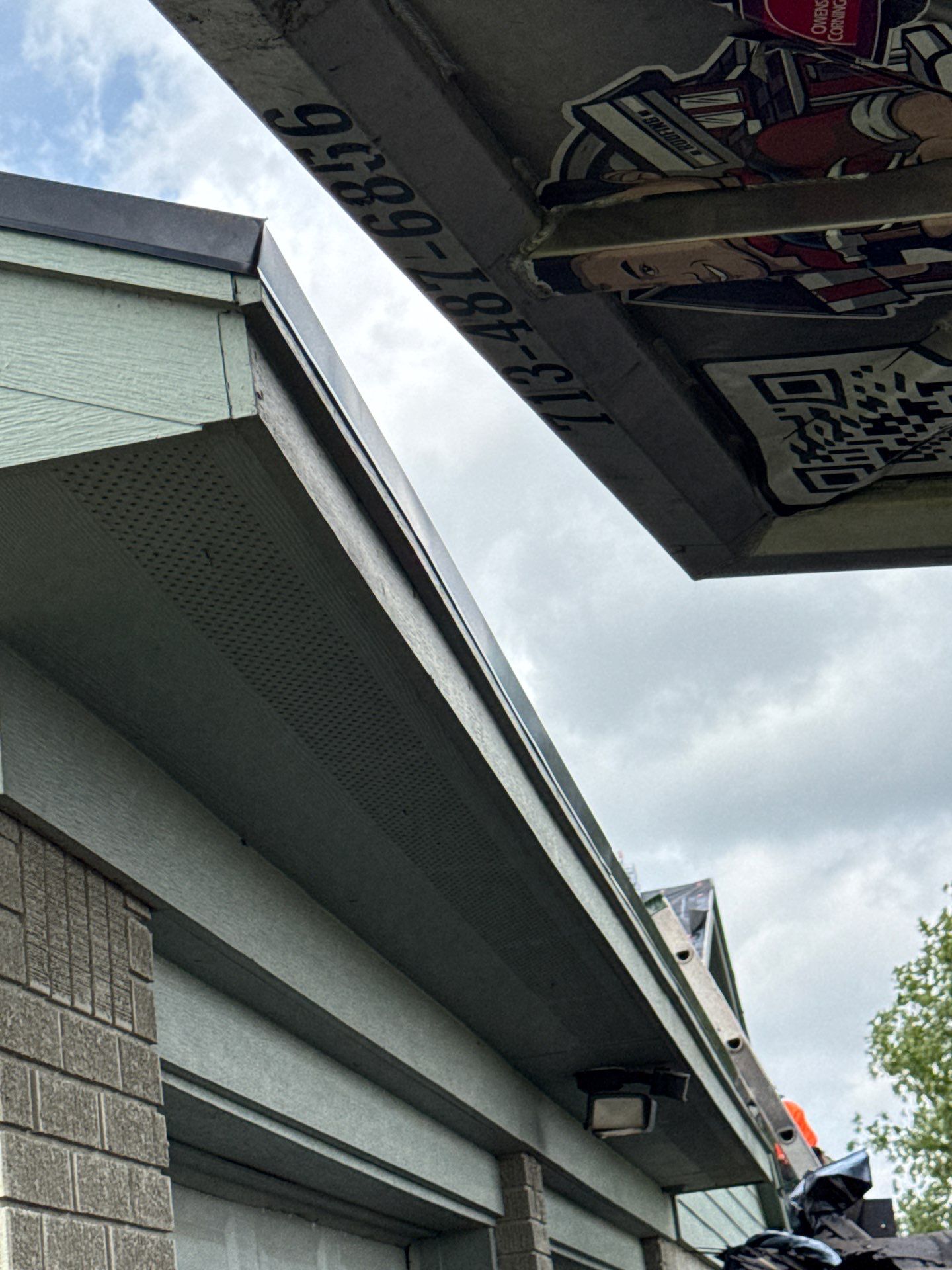 Roof Replacement louise by Roof Repair Company