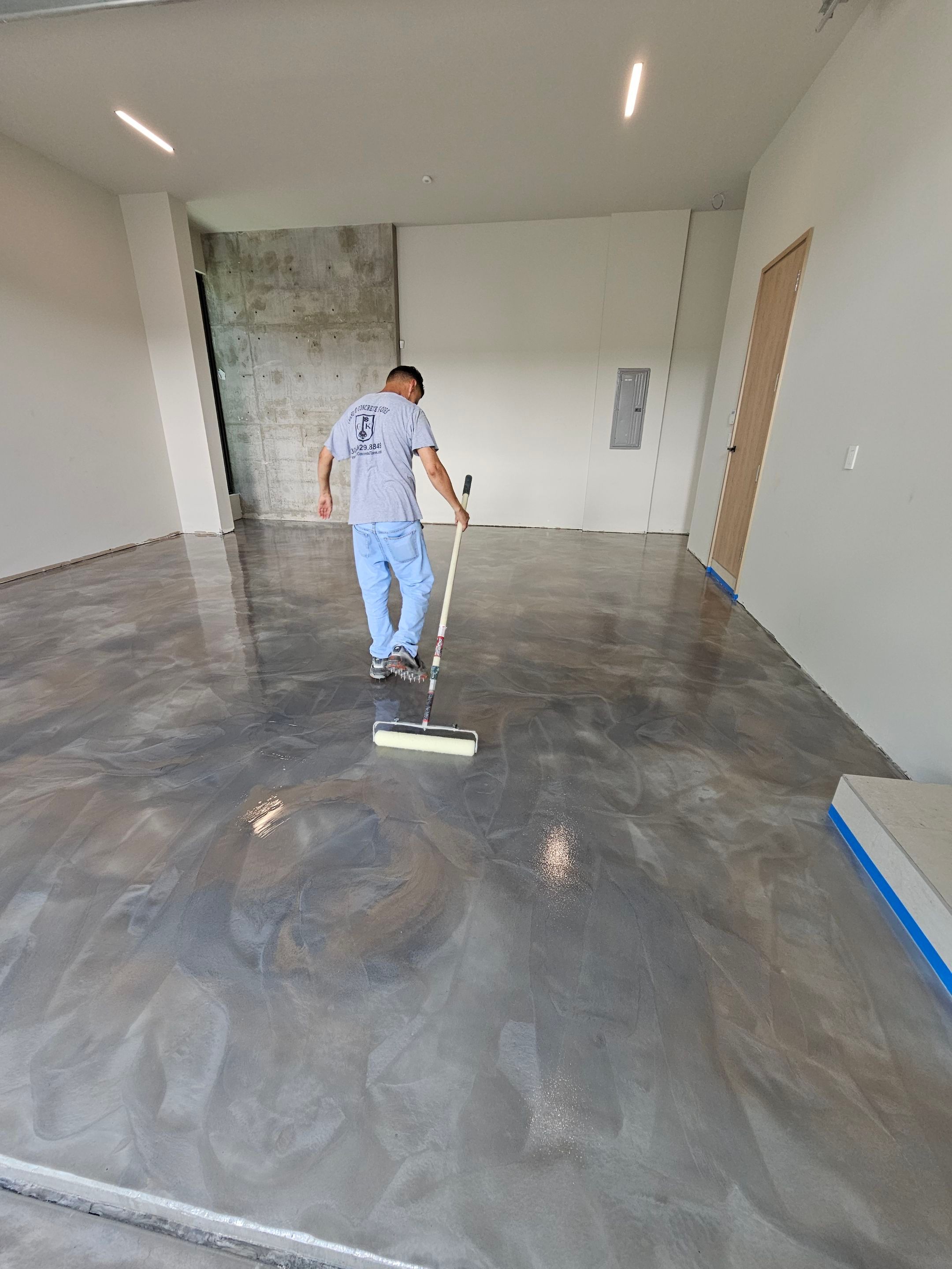 Metallic Epoxy Garage by Seamless Surfaces