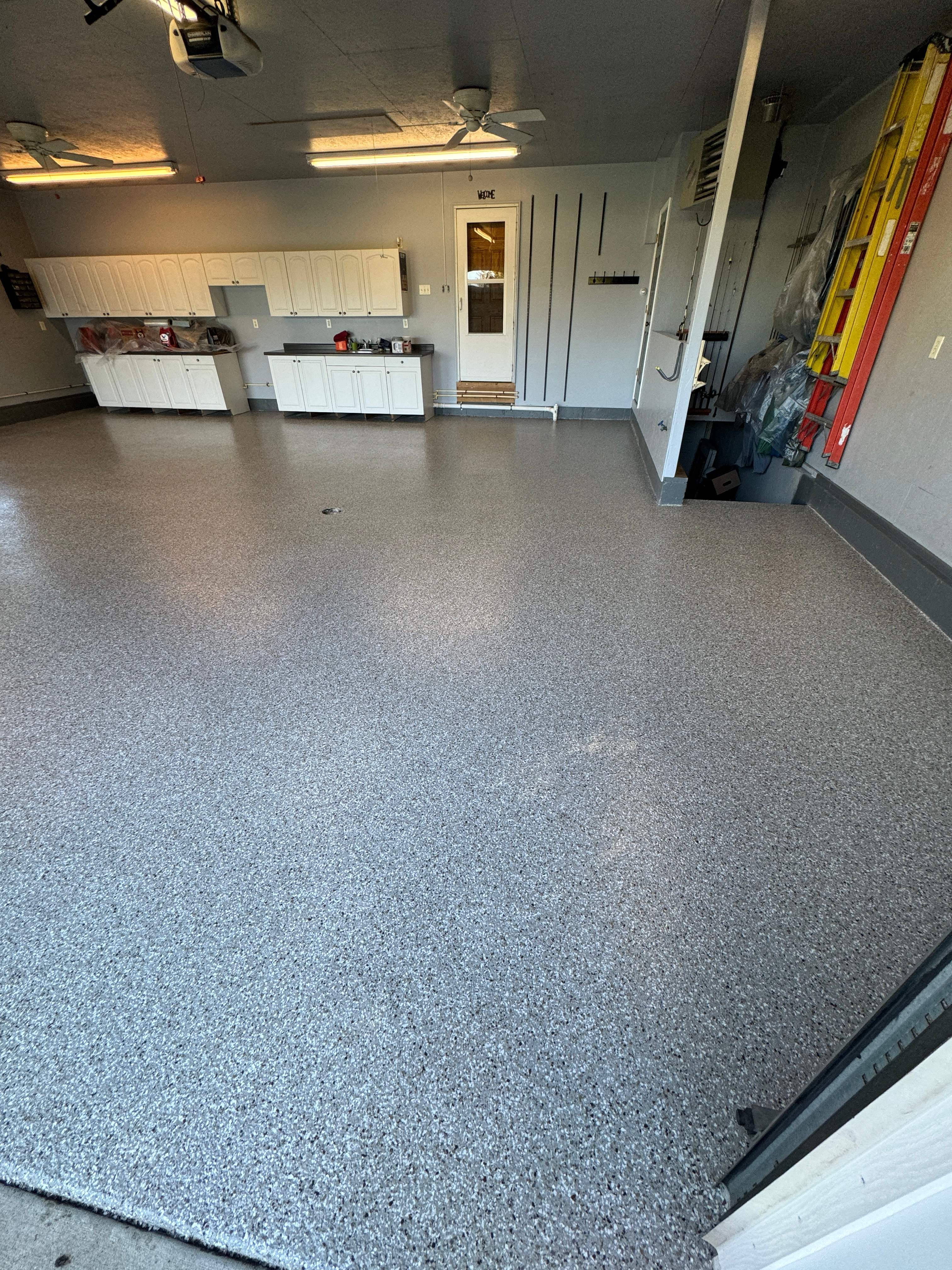 Creekbed Garage Lostant by Loud Bros