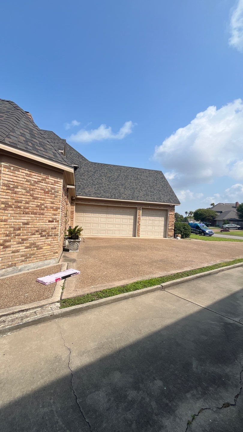 Residential Roofing Installation using Owens Corning Duration Tru Defintion Peppercorn by Galvan Roofing and Construction