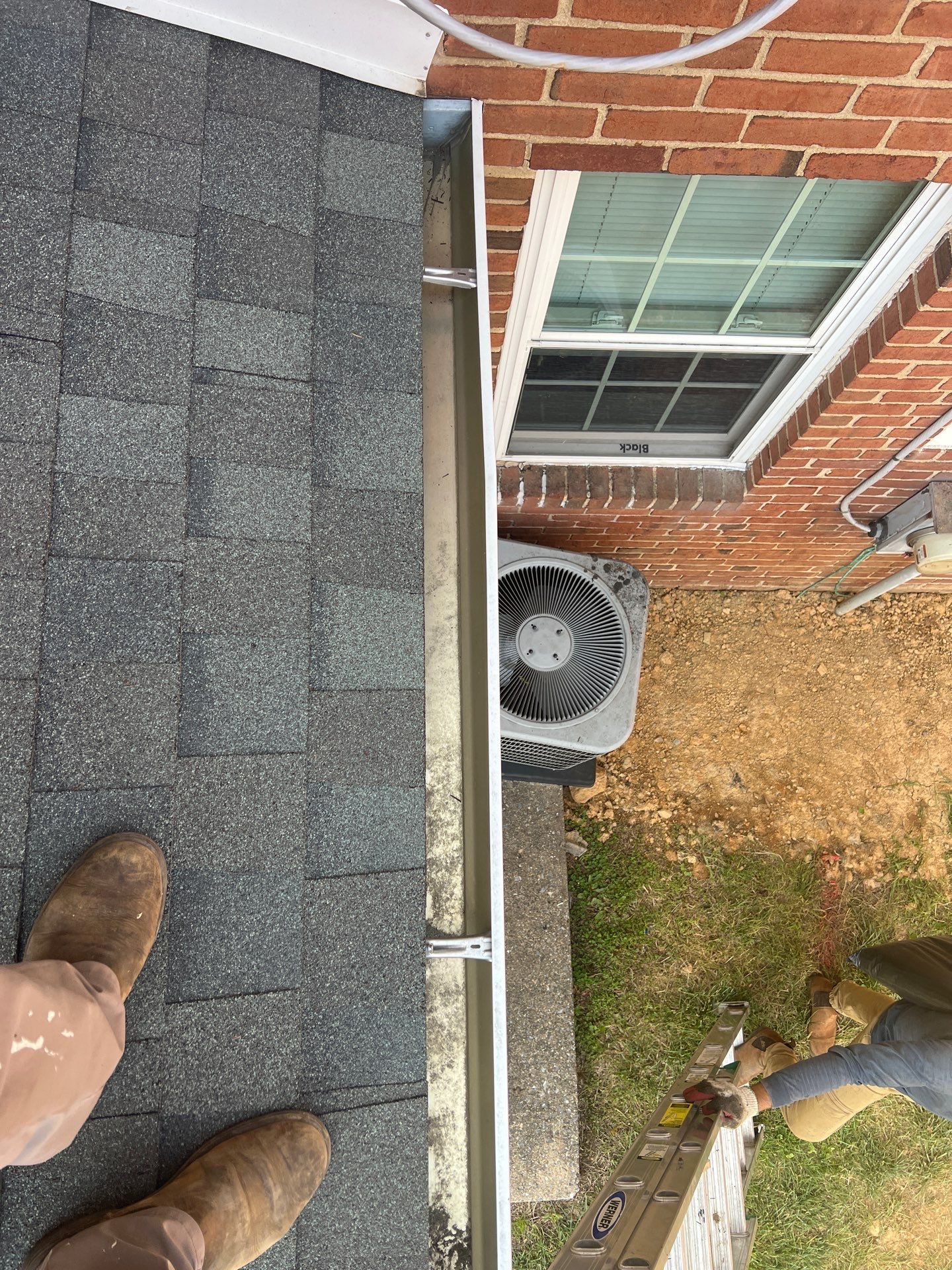 HOA gutter cleaning after photo.