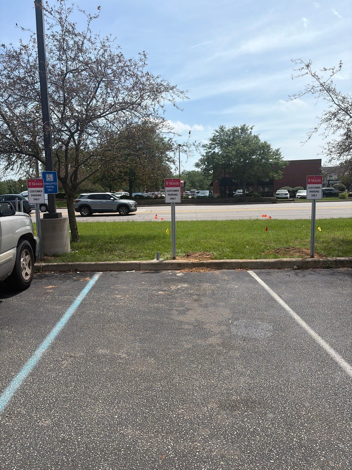 T-Mobile Customer Parking Sign Installation in Mishawaka by Hayes Design co