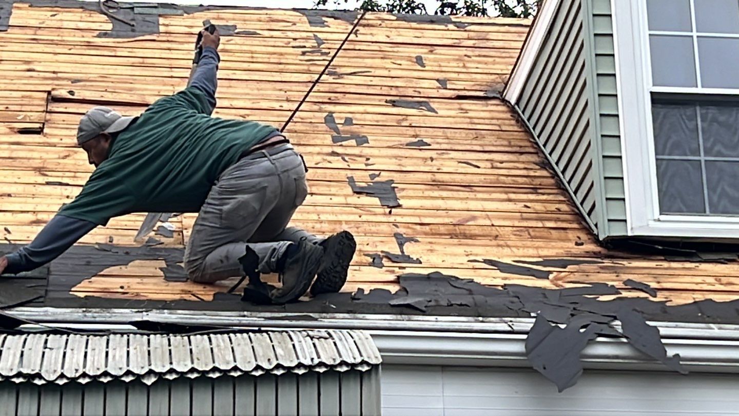 Arlington: CertainTeed Landmark Architectural Shingle in Georgetown Gray by RM Banning, Inc.