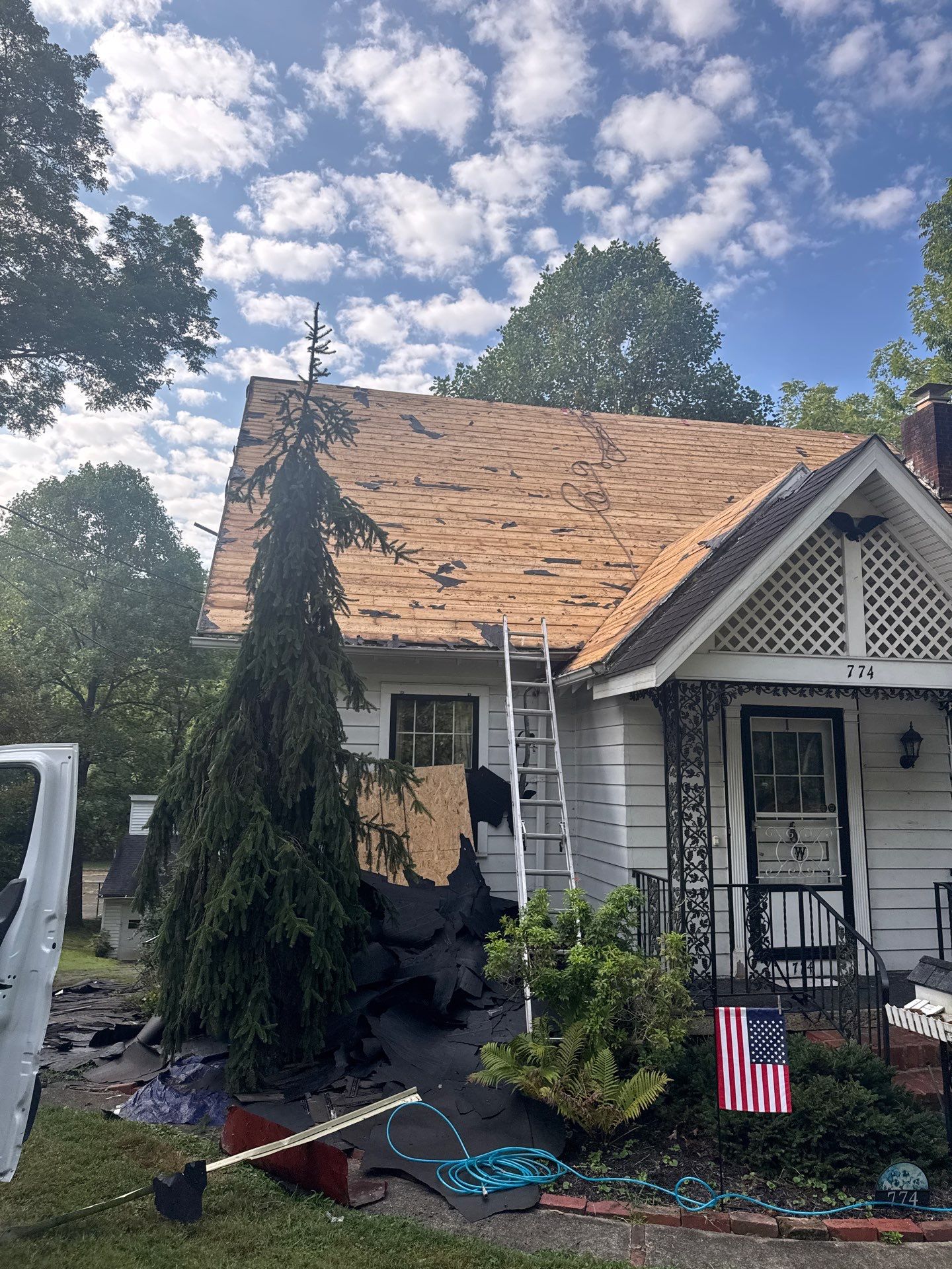 Residential Roofing Installation using GAF Timberline HDZ Charcoal by Rainstoppers Roofing