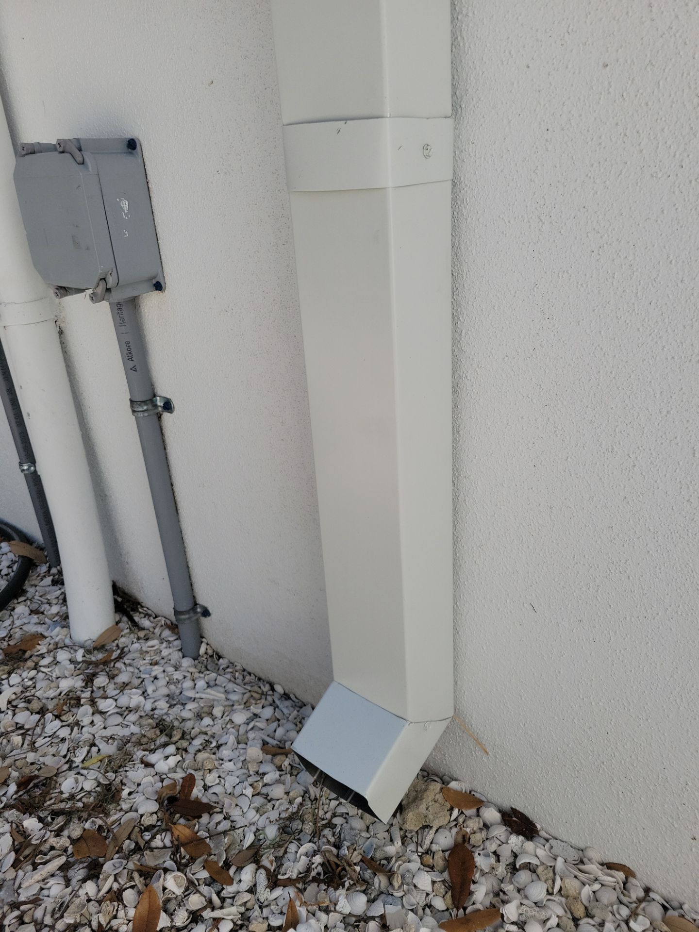 7-Inch Smooth Box Seamless Gutters in Sarasota FL by Gutter Professors