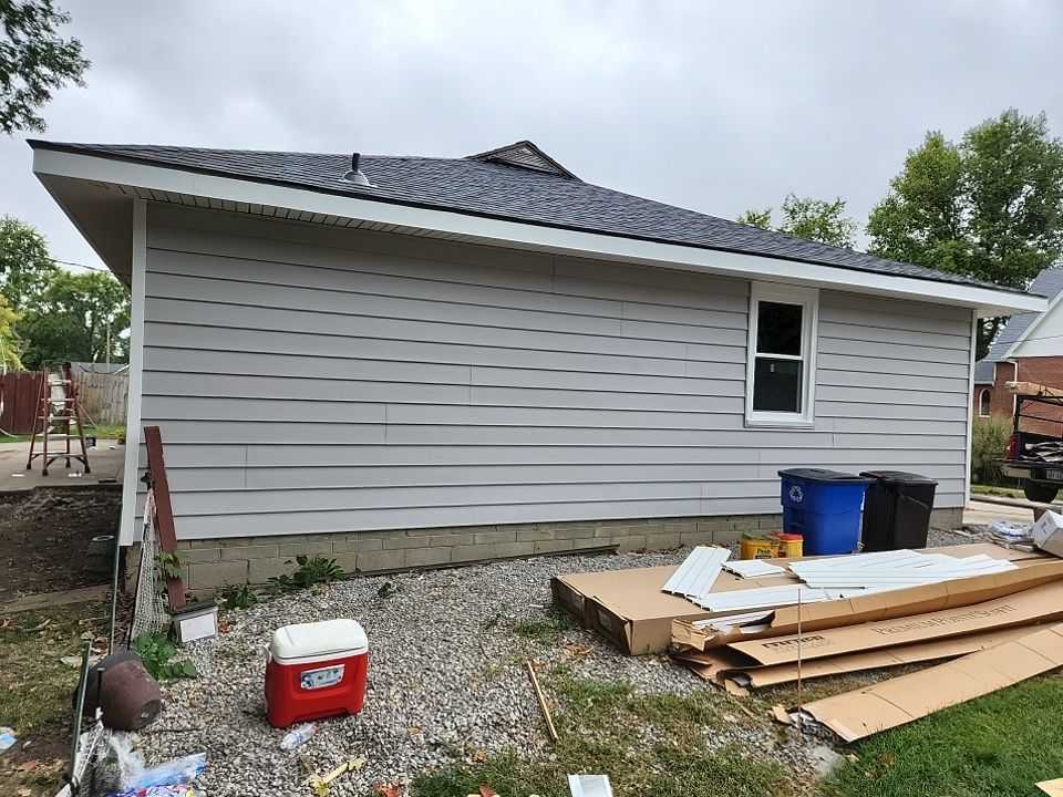 Siding Installation using Driftwood Craneboard D7 by EEC Windows, Siding & Roofing