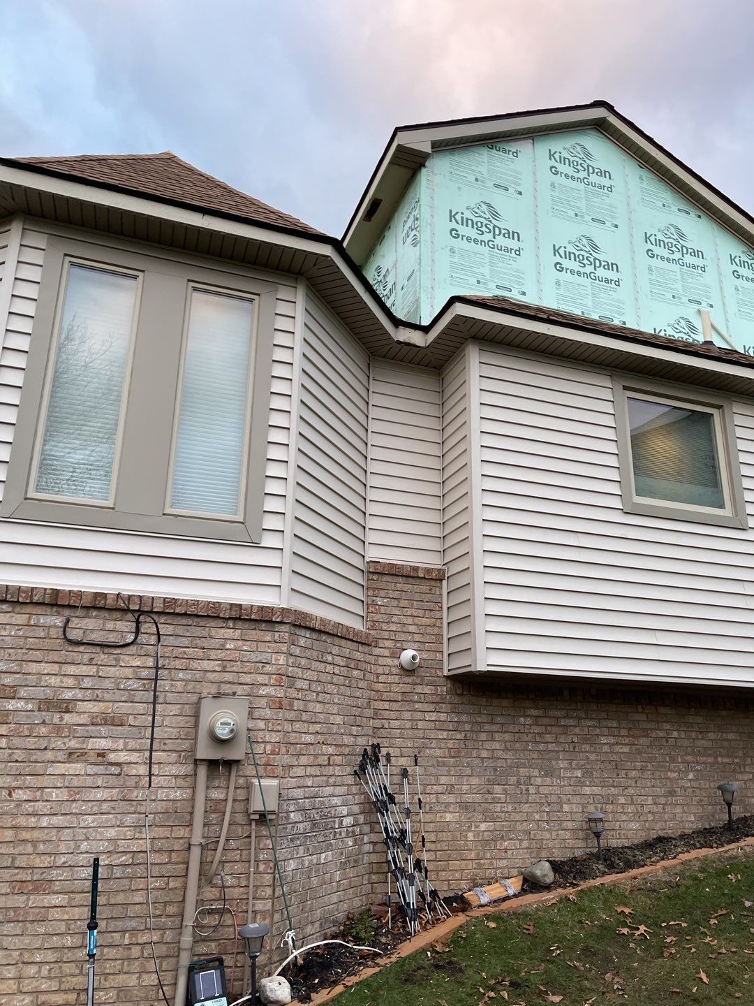 Siding Replacement using CertainTeed Restoration Classic D5 by 180 Contractors