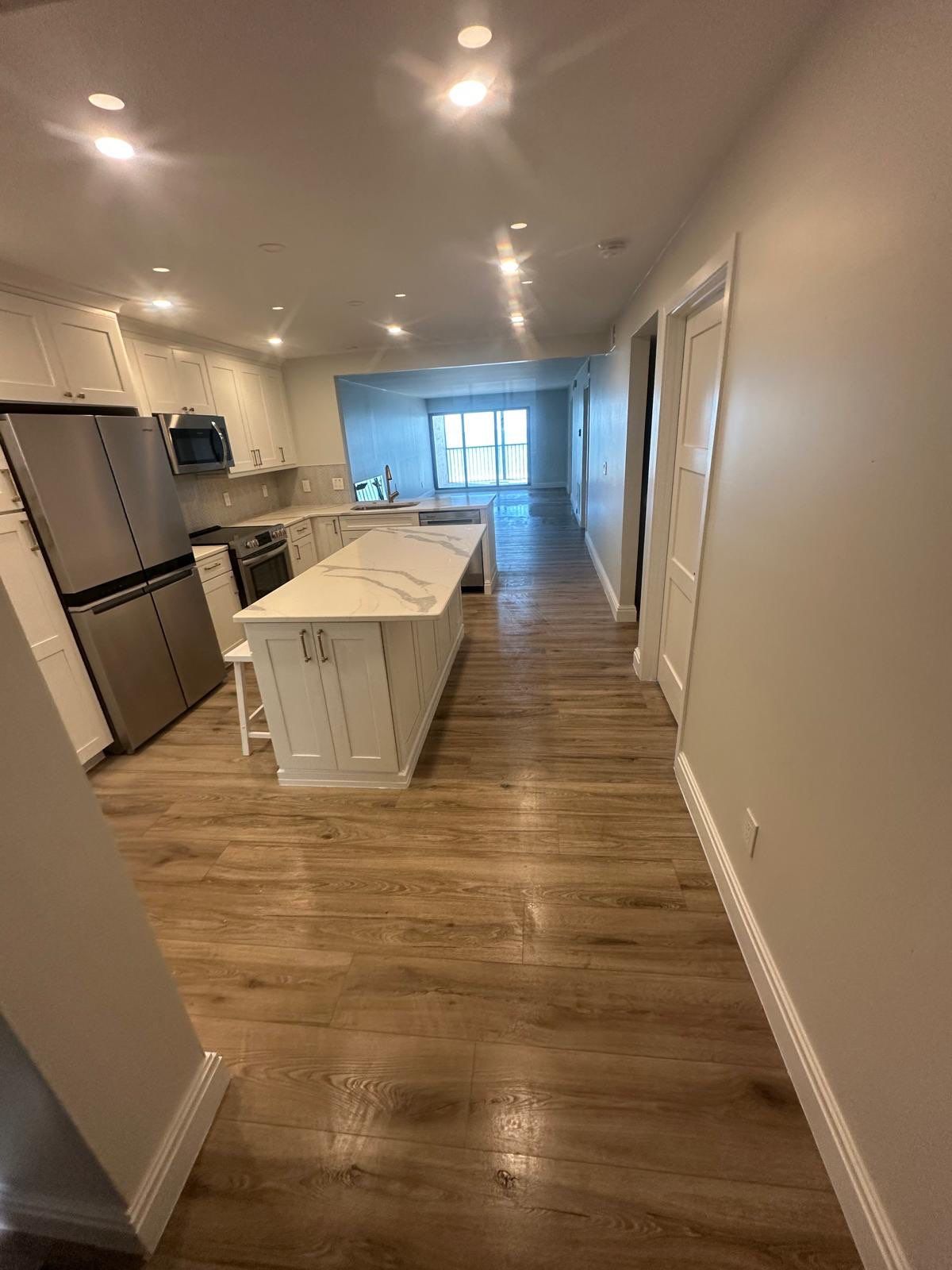 REMODELING POINTE SANTO E24 by TTS Remodeling corp & Genesis Restauration