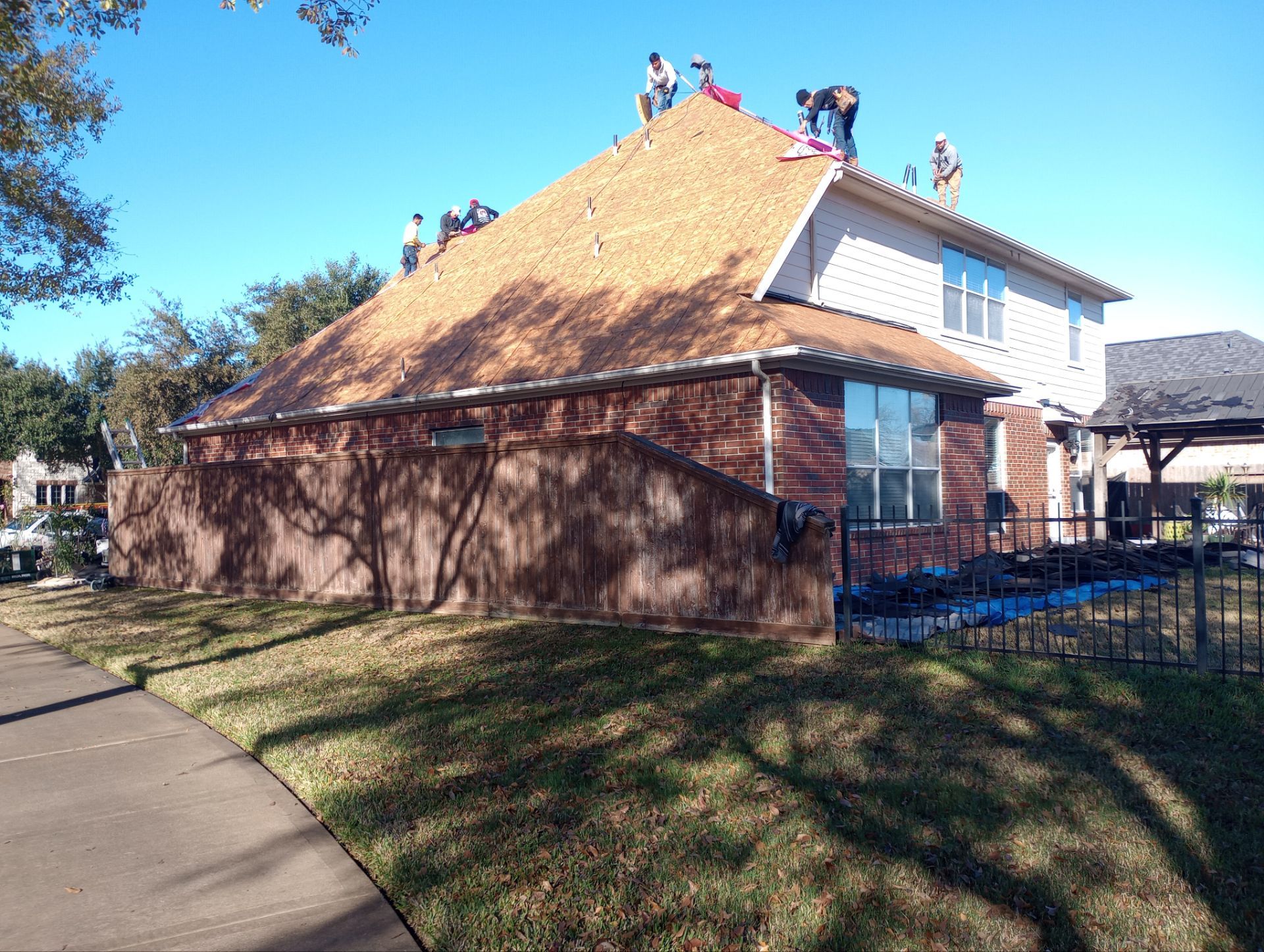 Residential Roofing Installation using Owen's Corning Duration (Lifetime) Shingles by Roof Repair Company
