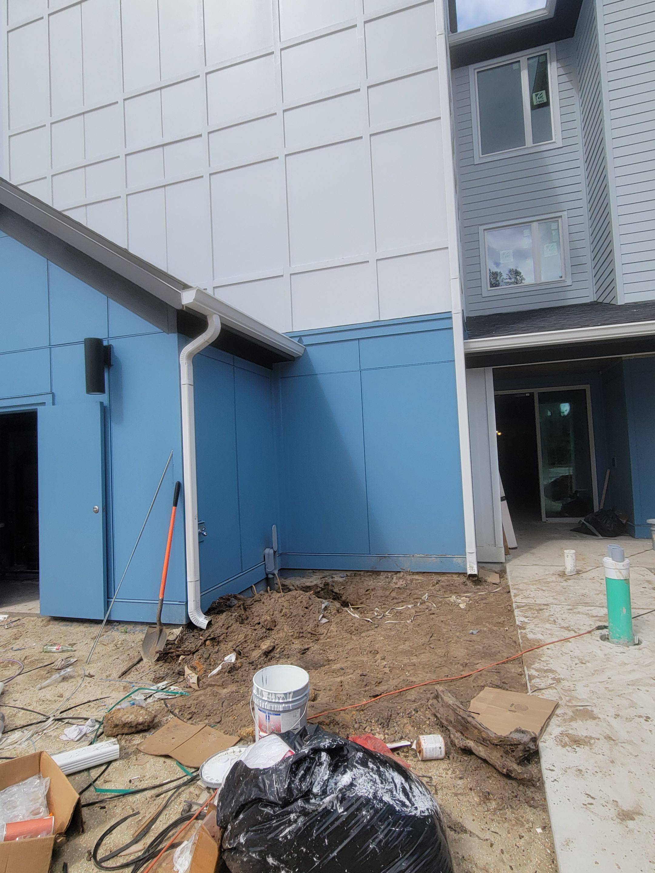 7-Inch Seamless Gutters for Large Roofs in Daytona Beach FL by Gutter Professors