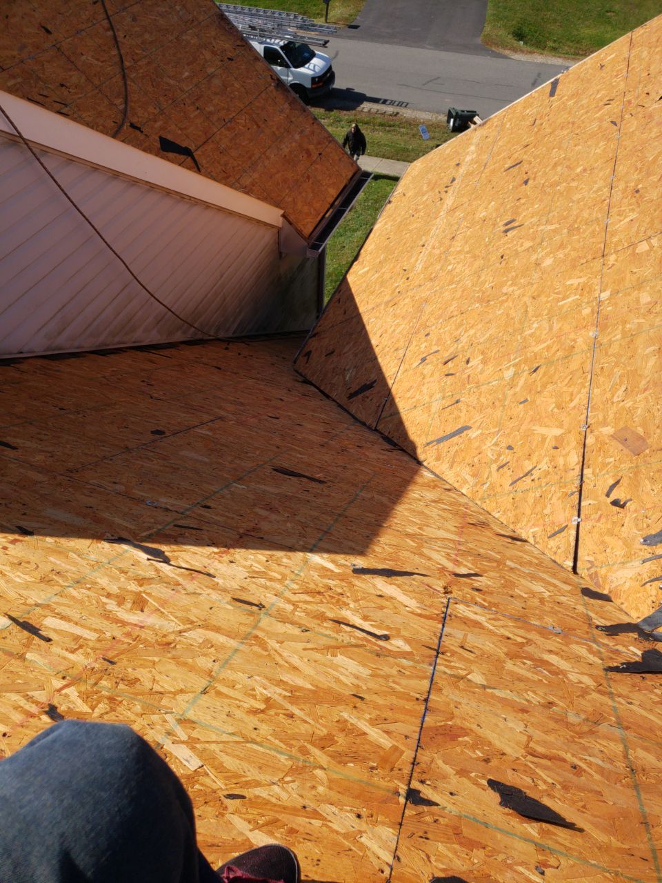 Woodbridge: CertainTeed Landmark Designer Shingles in Cottage Red by RM Banning, Inc.