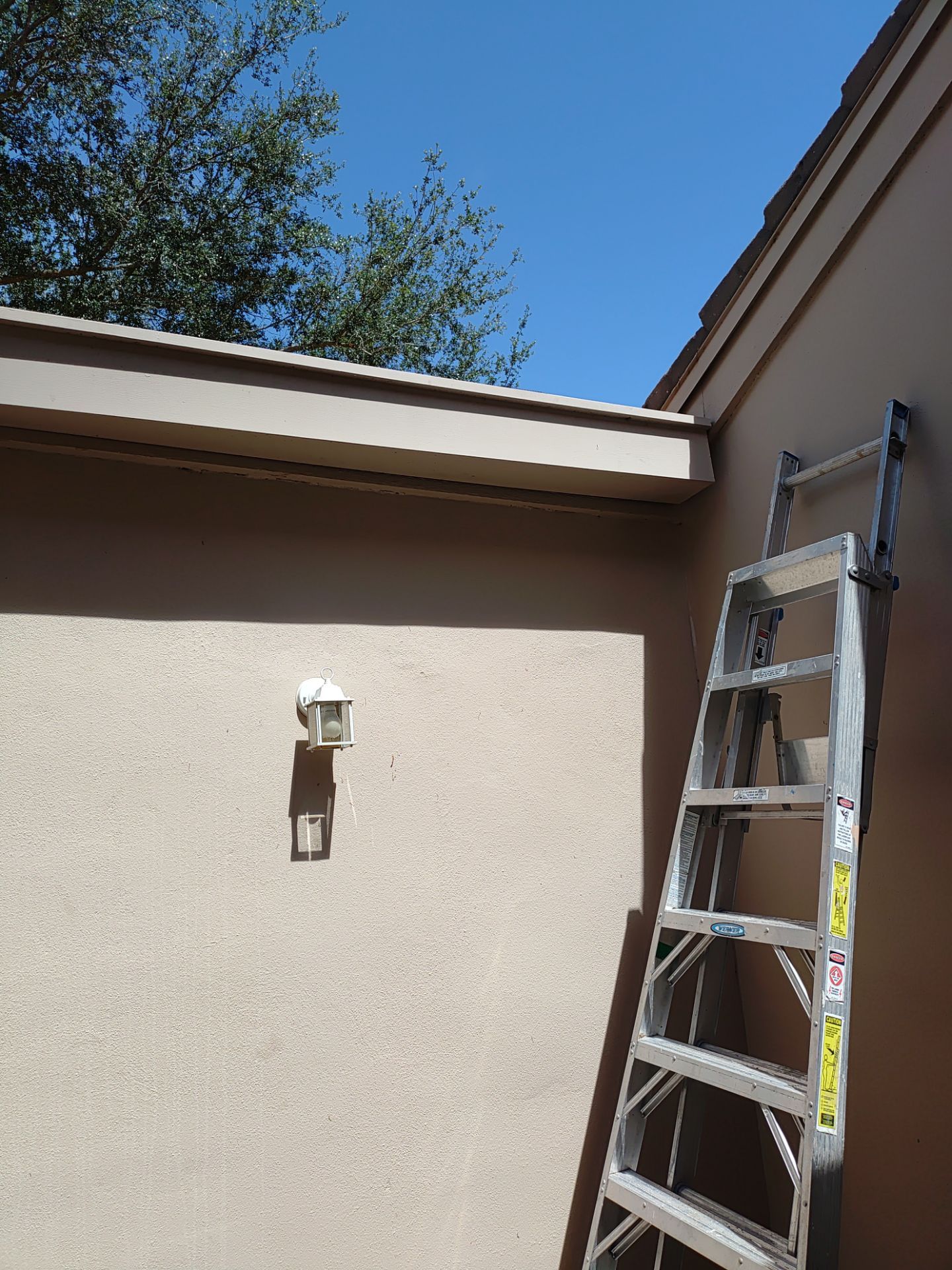 Replace gutter using Gutter Guards, Seamless Gutters, New Downspouts in Palm Harbor FL by Gutter Professors