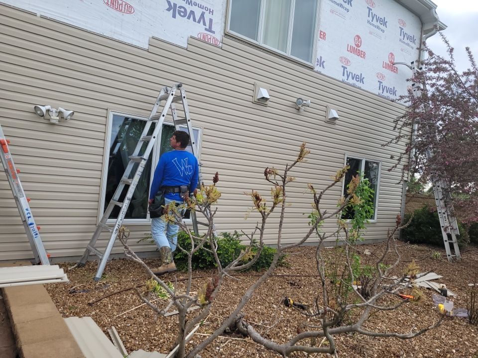 Residential Re-Roof using Landmark Shingles by White Castle Roofing