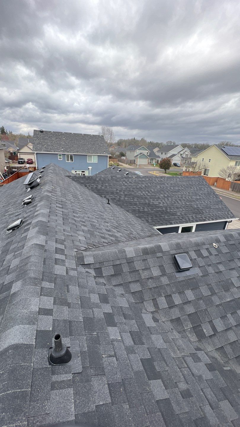 Residential Re-Roof in Albany Oregon by Orezona Building & Roofing Company, Inc.