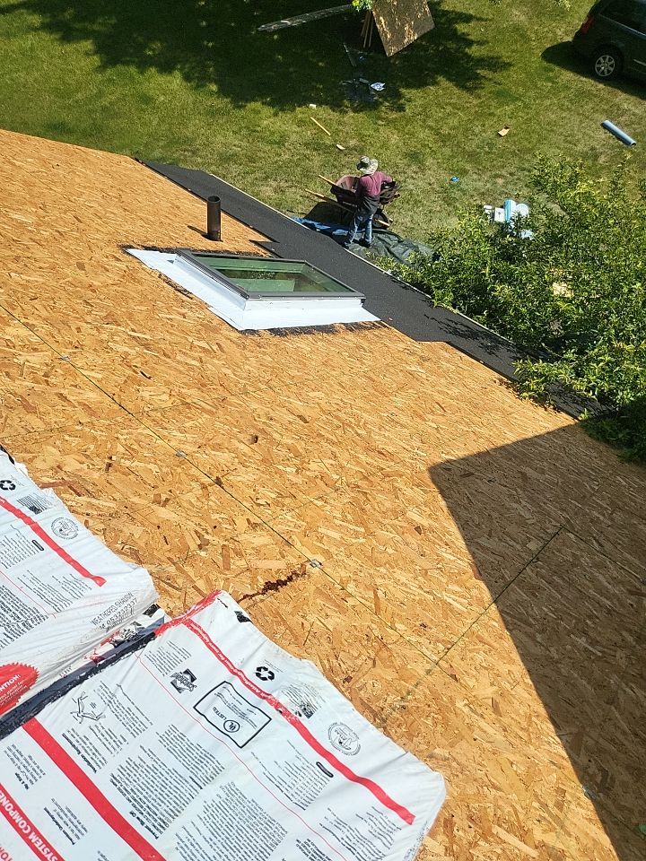 ATLAS PINNACLE COLOR: WEATHERED SHADOW by Eagle Eye Roofing