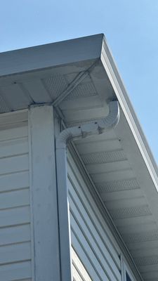 Why Bartlett Gutters Clog and Ice Up