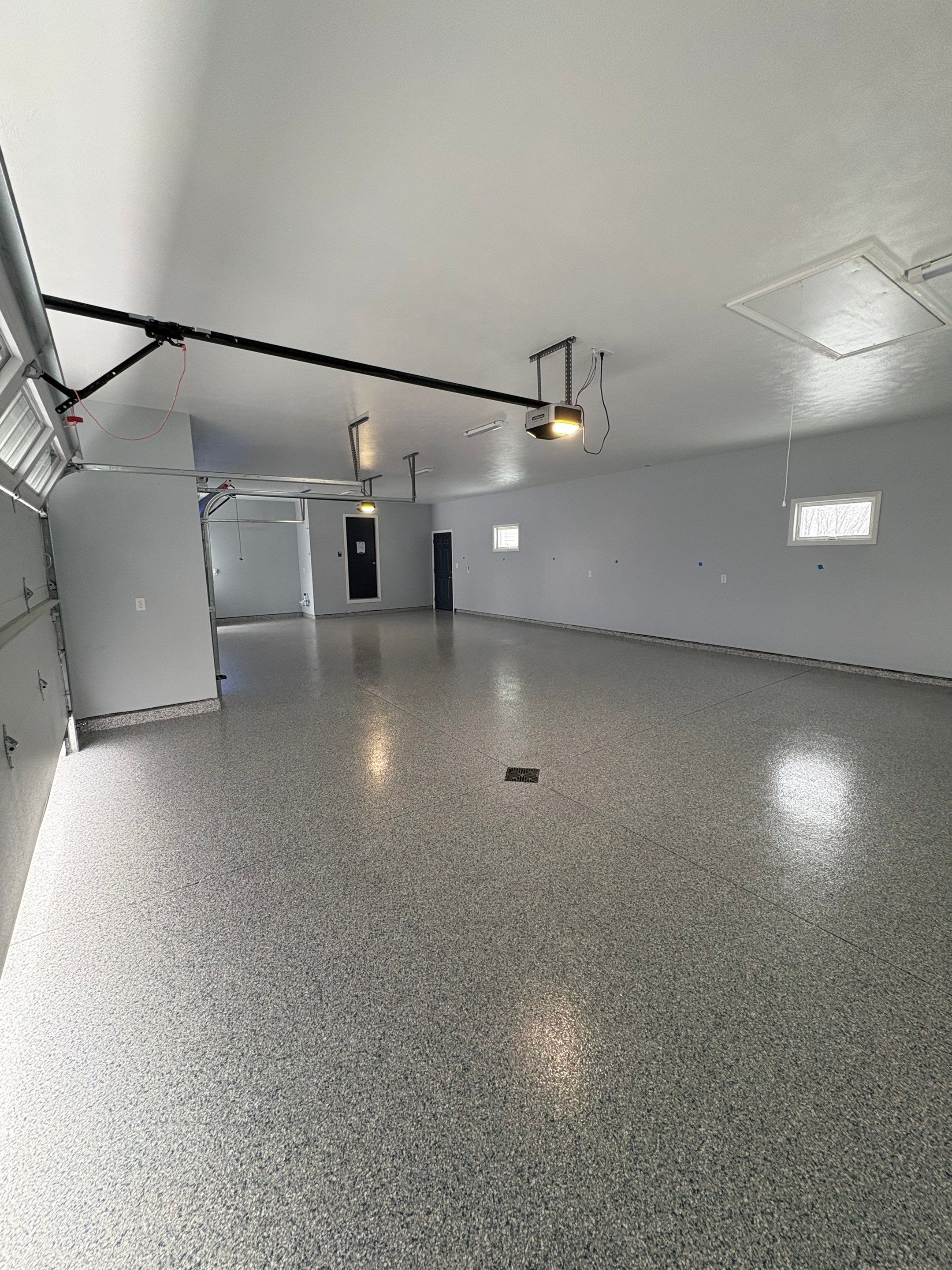 Tidal Wave Garage Coating in Bremen! by Innovative Spaces / Innovative Concrete Coatings