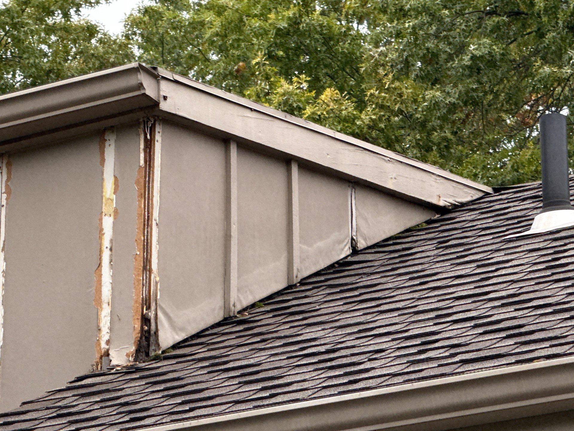 Complete Kansas City Exterior Remodel With IKO Roofing and Craneboard Siding by EEC Windows, Siding & Roofing