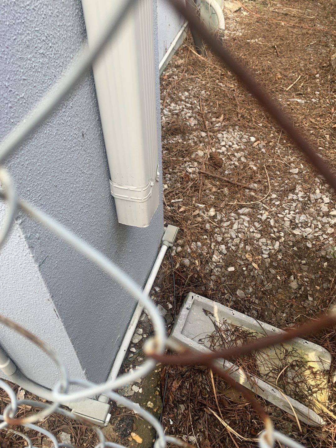 Gutter Installation Using Seamless Aluminum Gutters by Gutter Professors