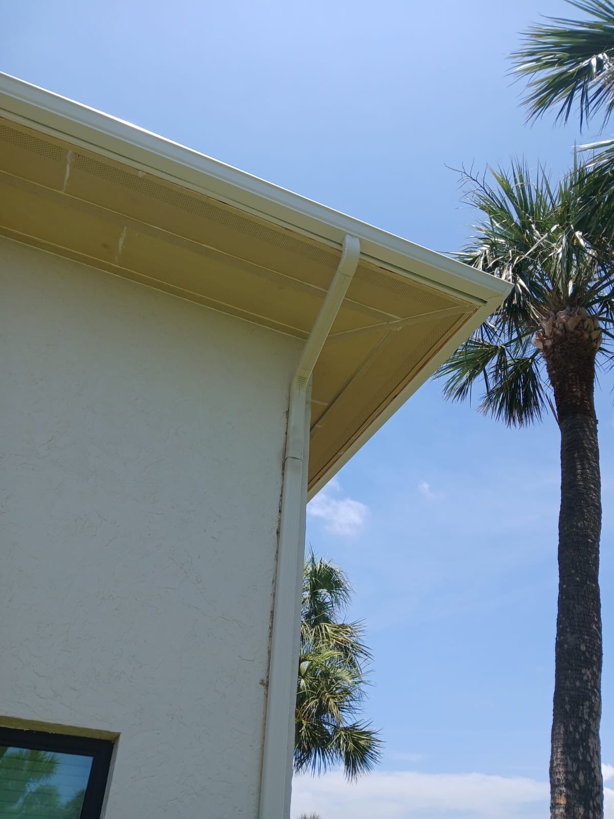Commercial Gutter Systems for Businesses in Holmes Beach FL by Gutter Professors