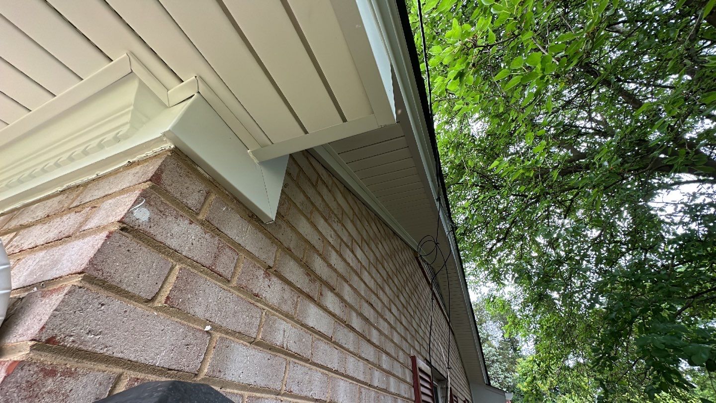 Manassas: CertainTeed Landmark Pro Designer Shingles in Max Def Moire Black by RM Banning, Inc.