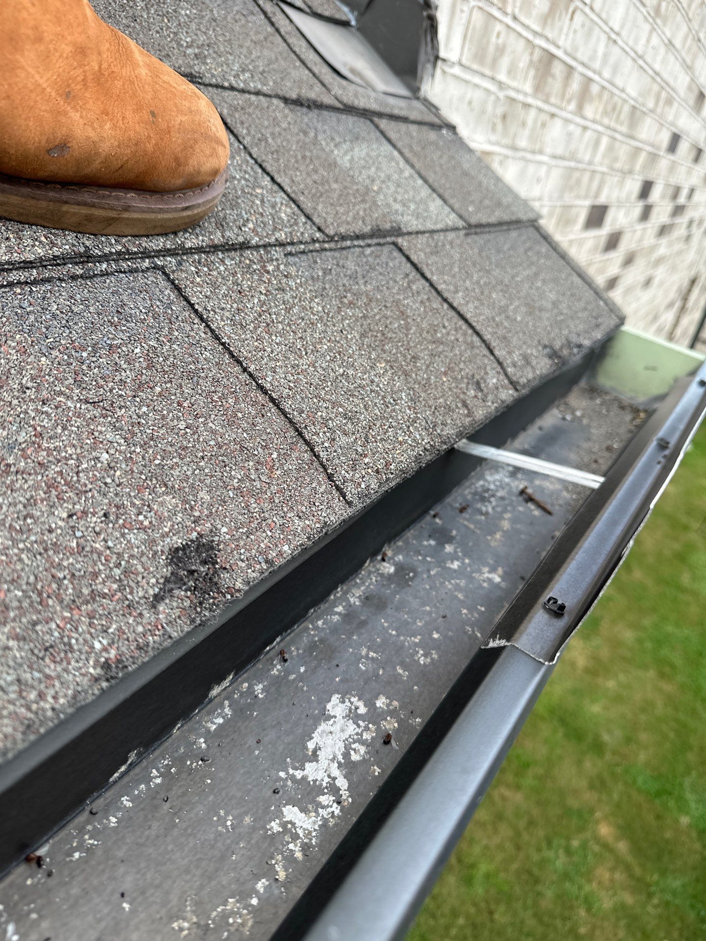 Hail Damage using Owen's Corning Duration (Lifetime) Shingles by Roof Repair Company