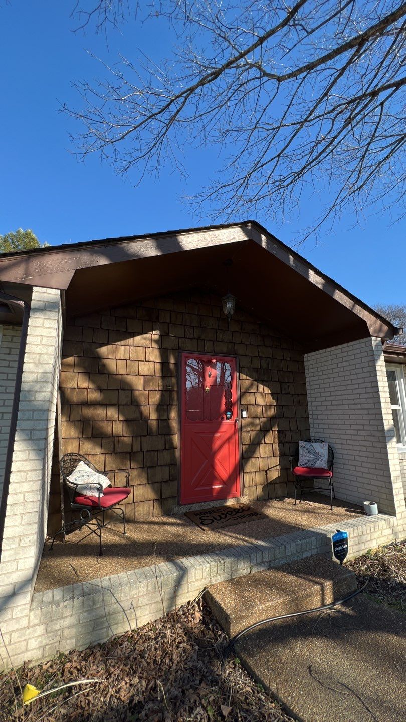 Residential Roofing Installation using Owens Corning Oakridge Roofing System by Undersun Roofing 