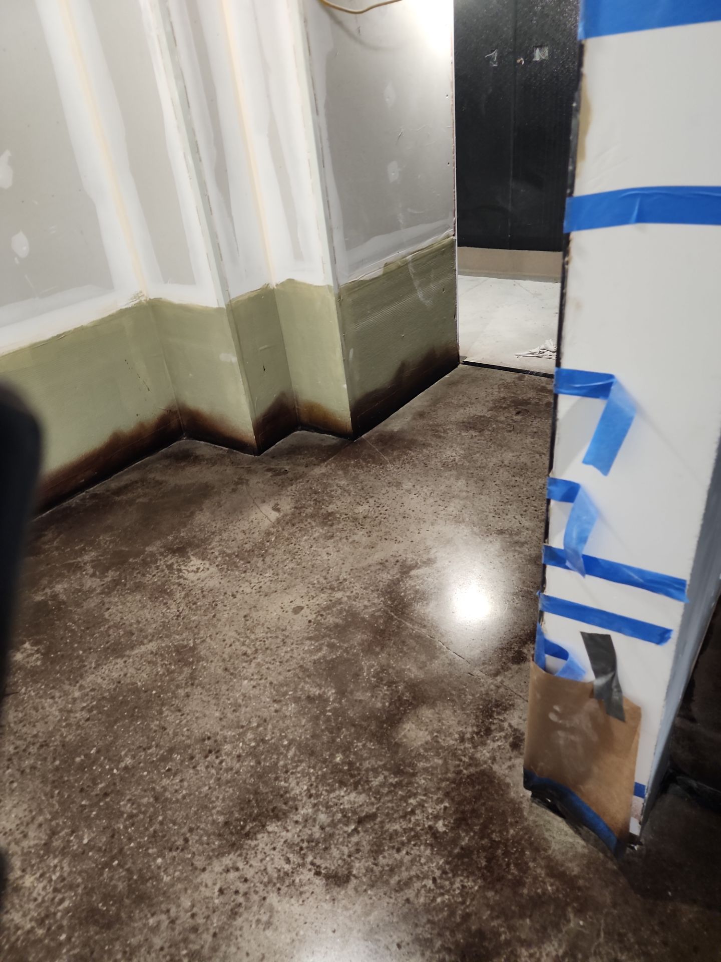 Tulio's Restaurant by Seamless Surfaces