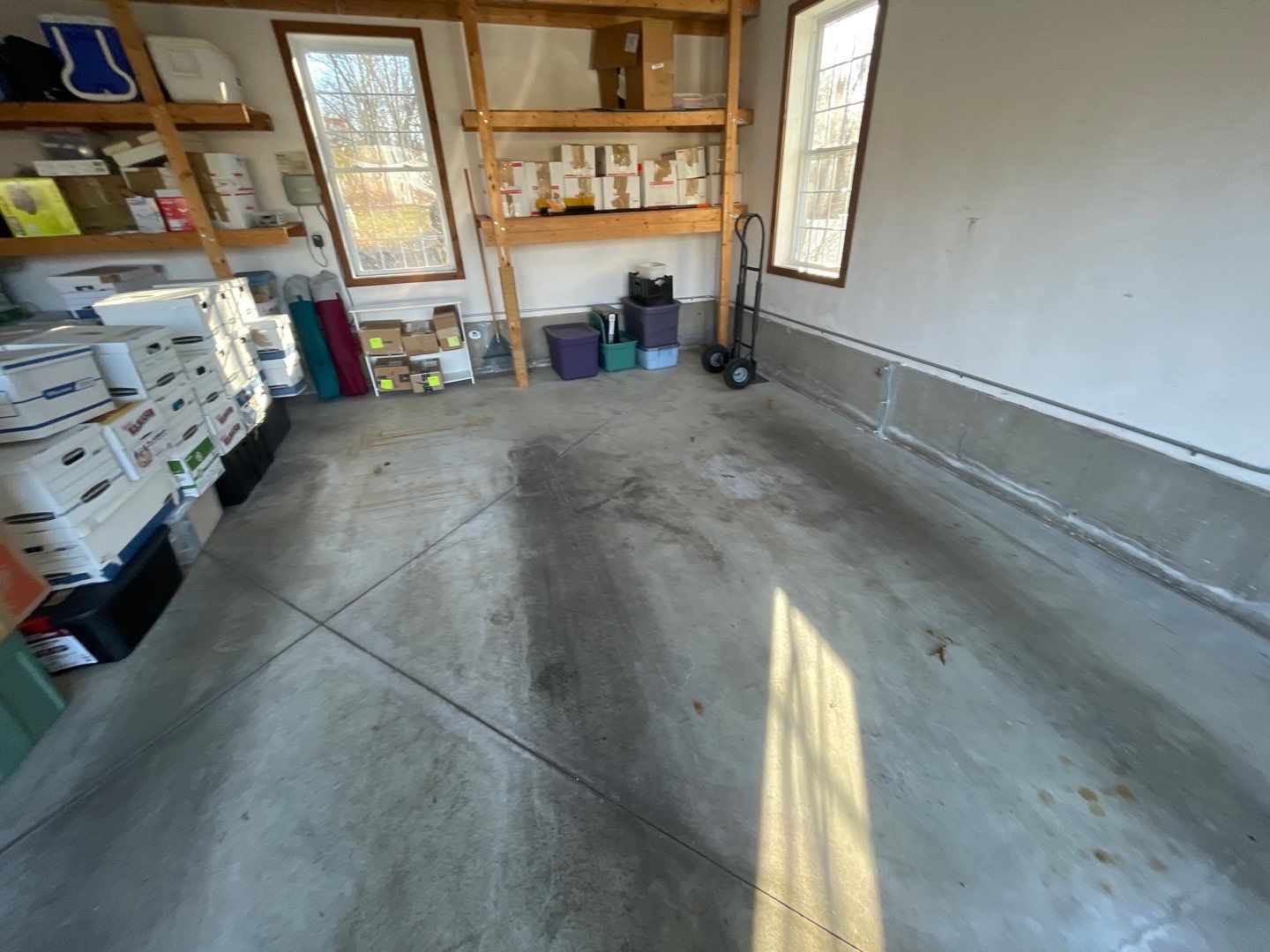 Garage in Nashua, NH 03063 by Symphony Concrete Coatings
