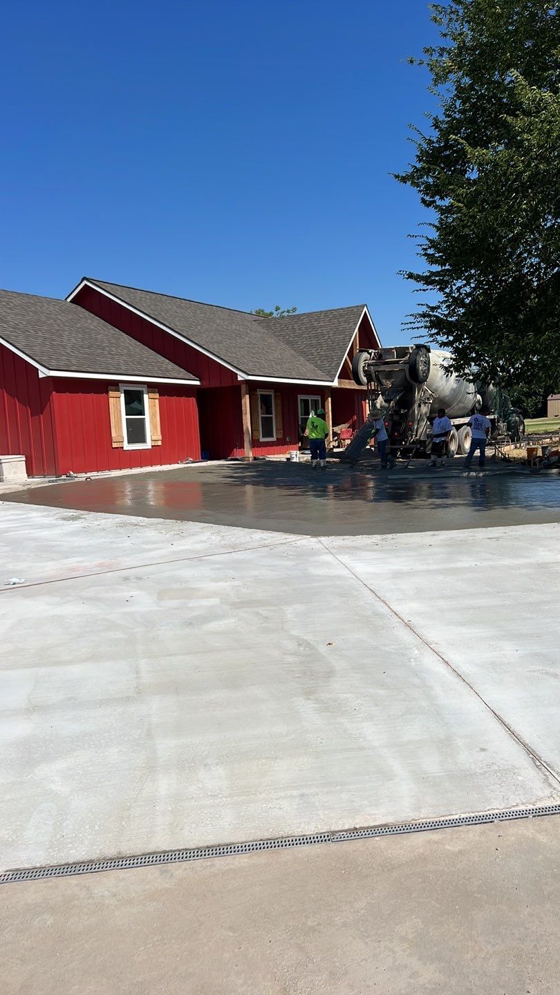 1000' Drive and Patio using Concrete by Clays Services Inc