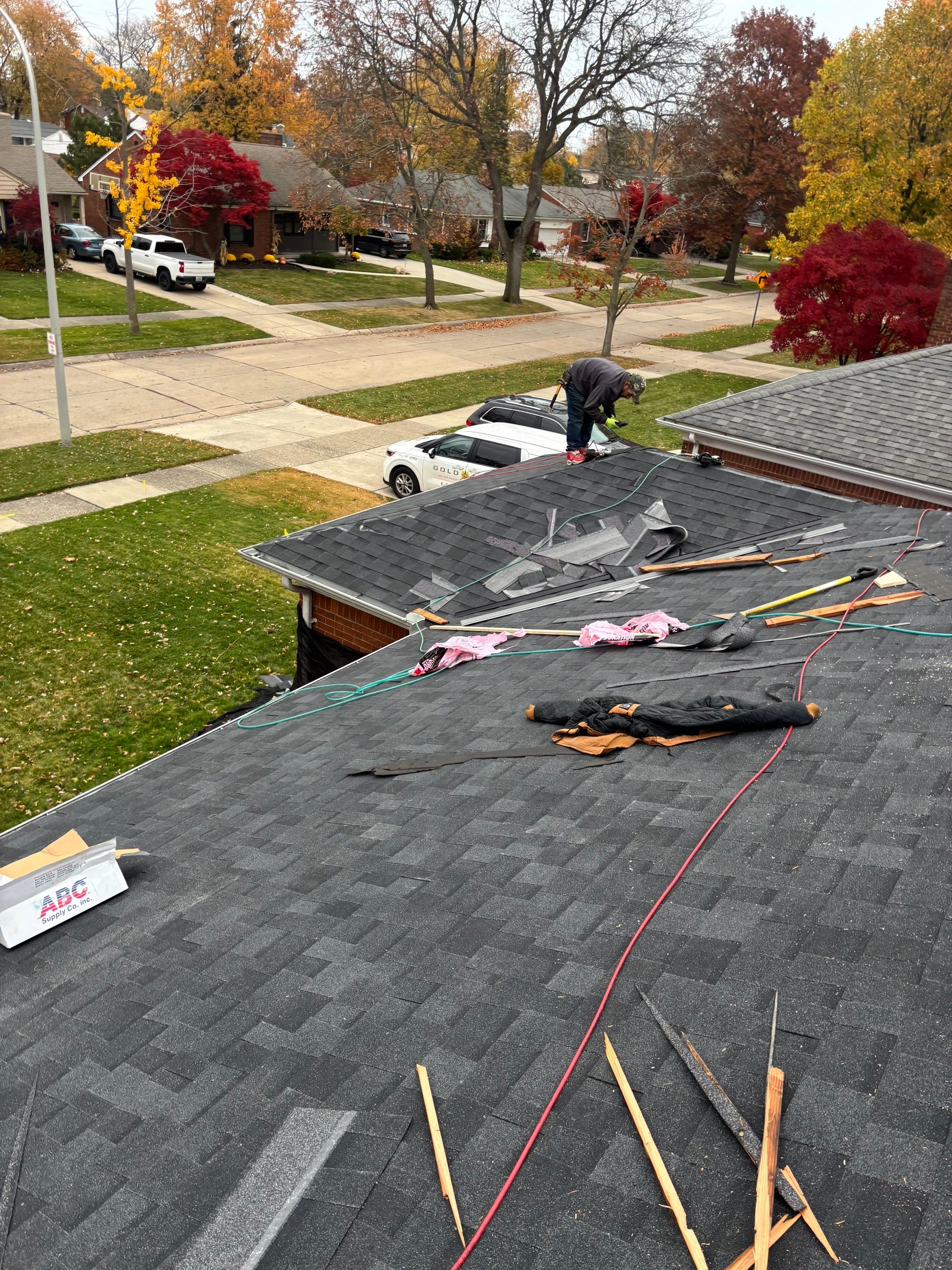 Roof Replacement using Owens Corning Onyx Black by 180 Contractors