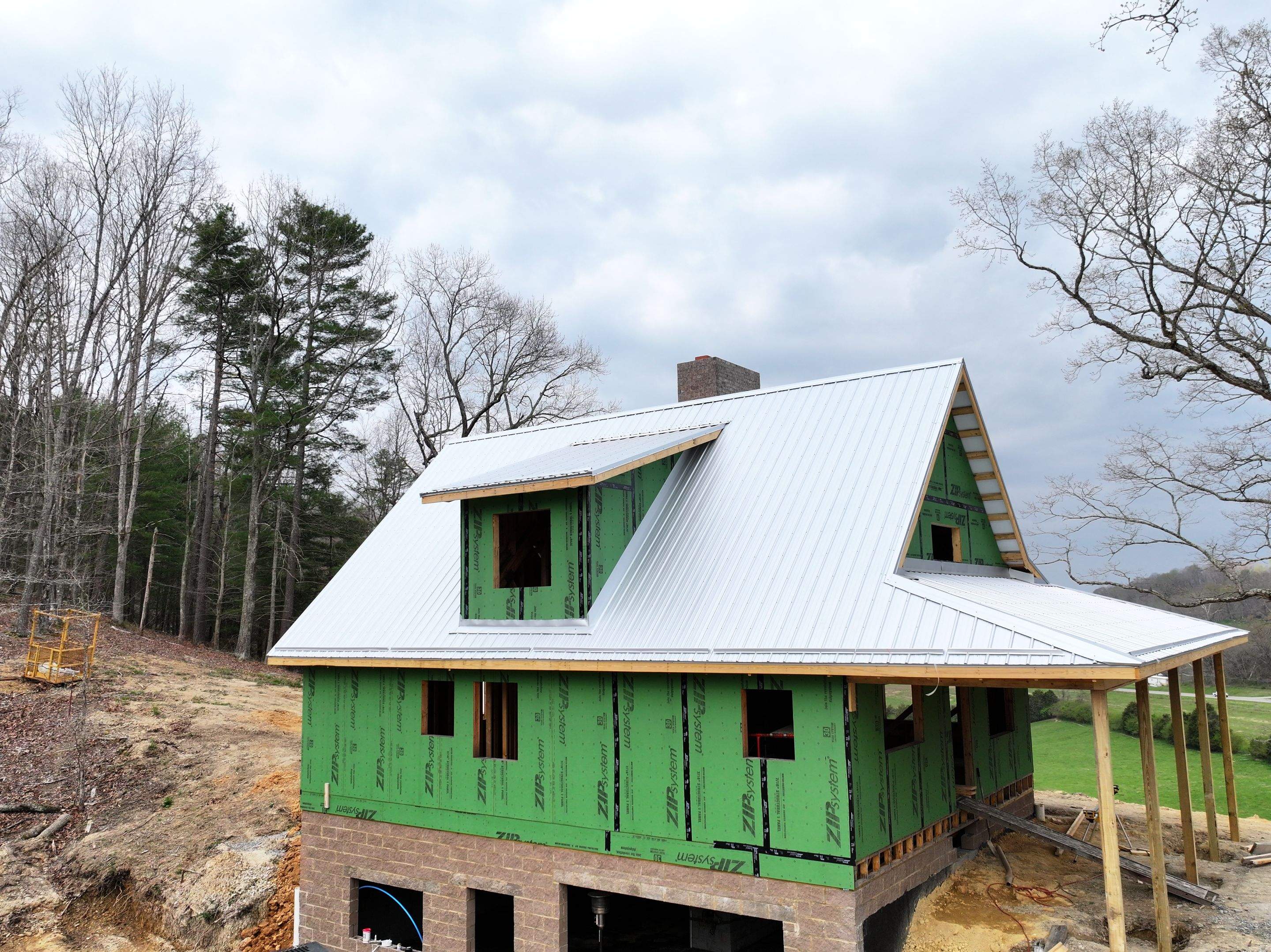 Cox Residence by Omnia Roofing