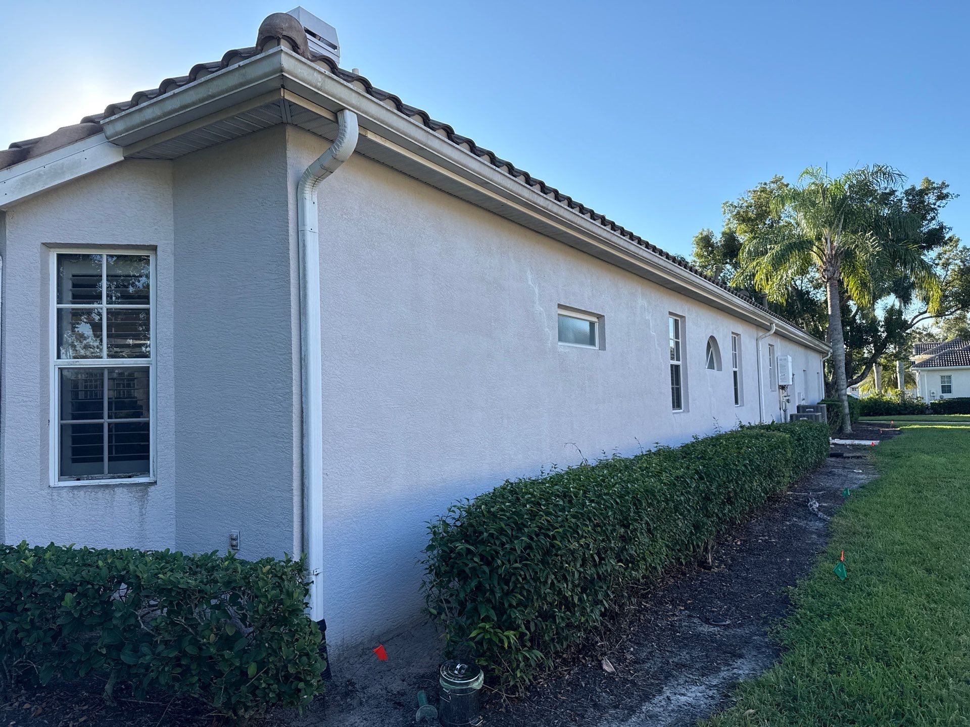 House Wash, Pool Deck & Screen Enclosure Cleaning | University Park, Sarasota FL by Sunshine AquaWash