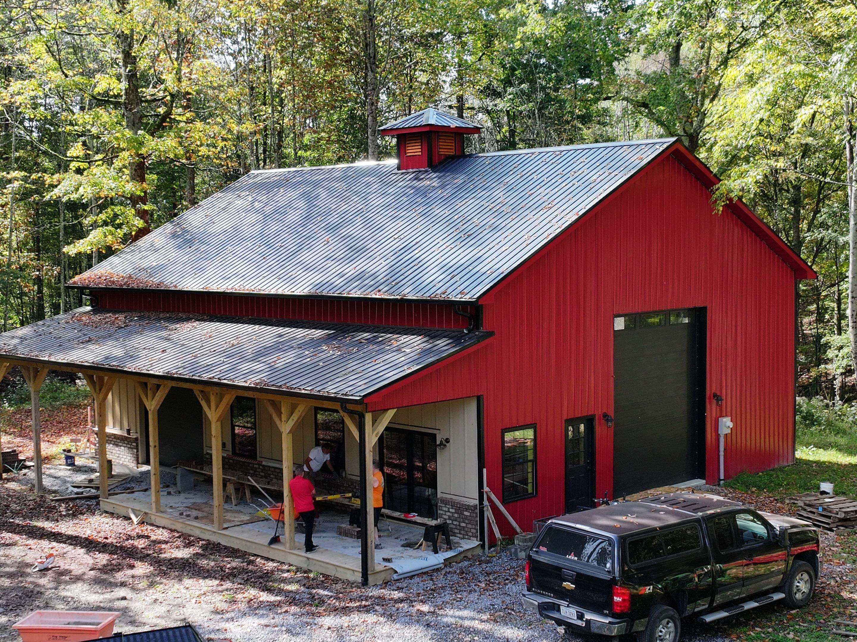 Brodour Barndominium by Omnia Roofing