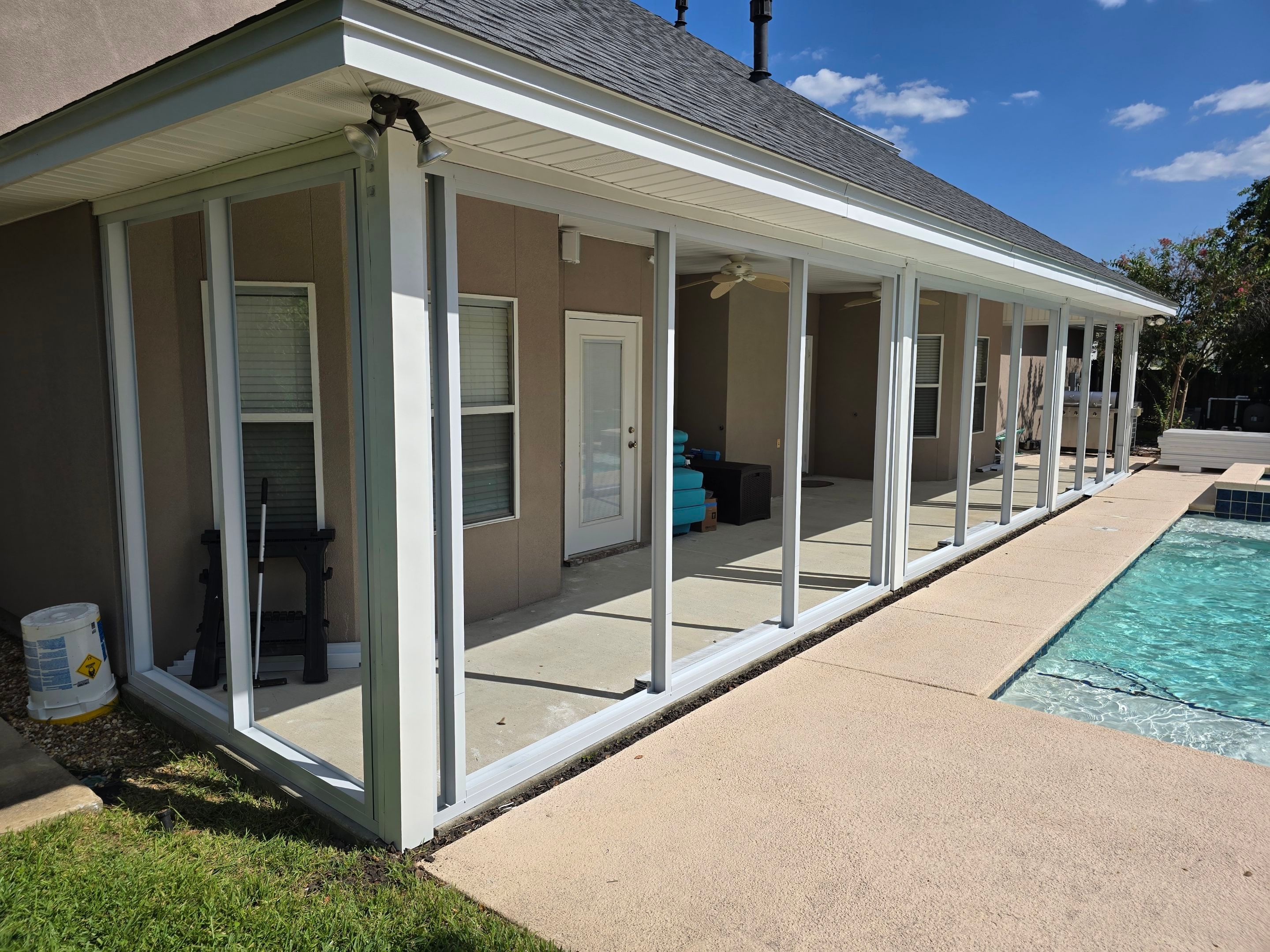 Poolside Glass Under in Fort Walton Beach by Titan Sunrooms